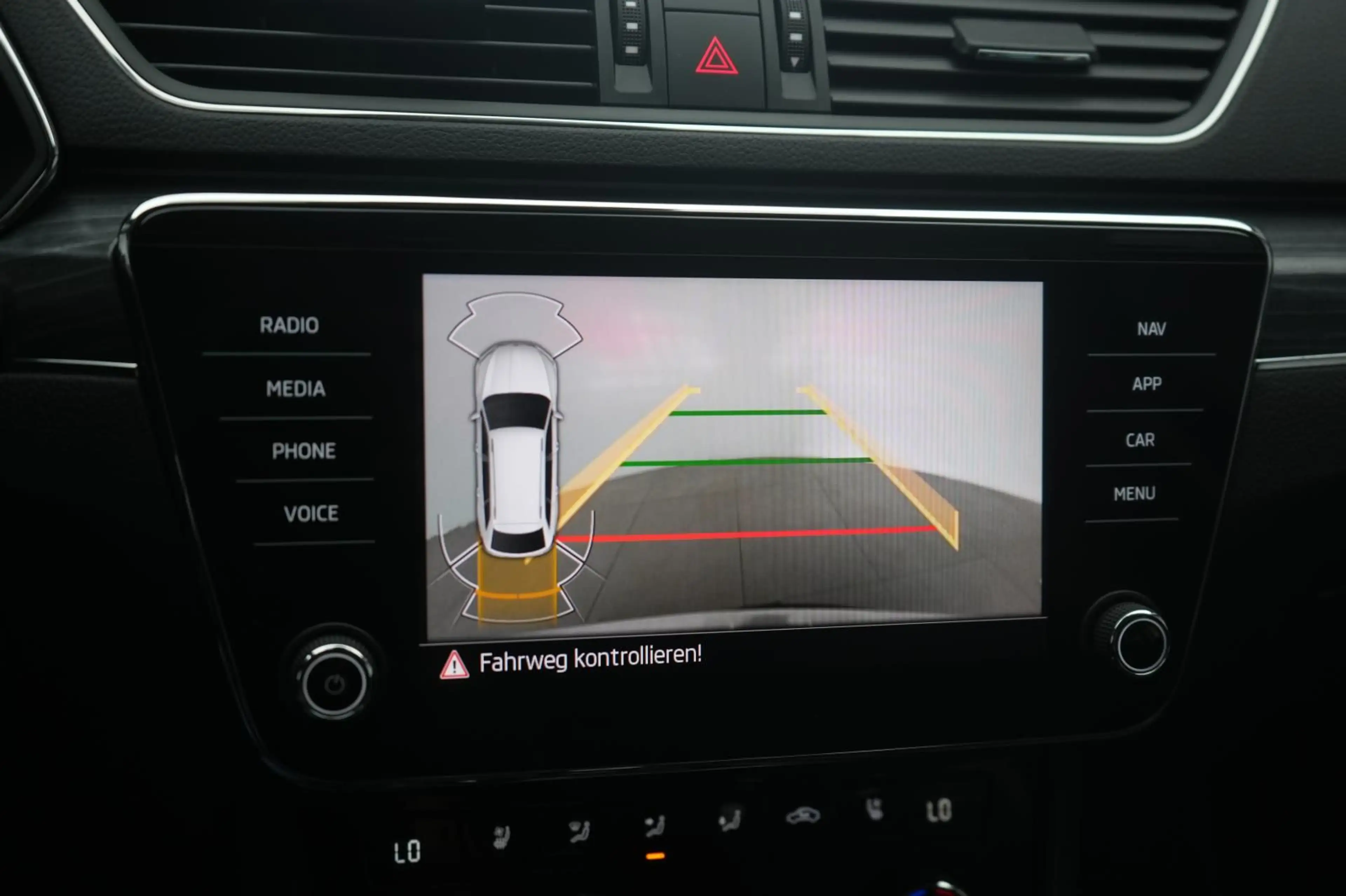Skoda Superb 2.0 TDI 4x4 DSG Style Leder/ACC/Kamera/AH — photo 13