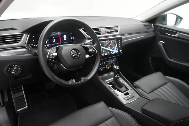 Skoda Superb view 12