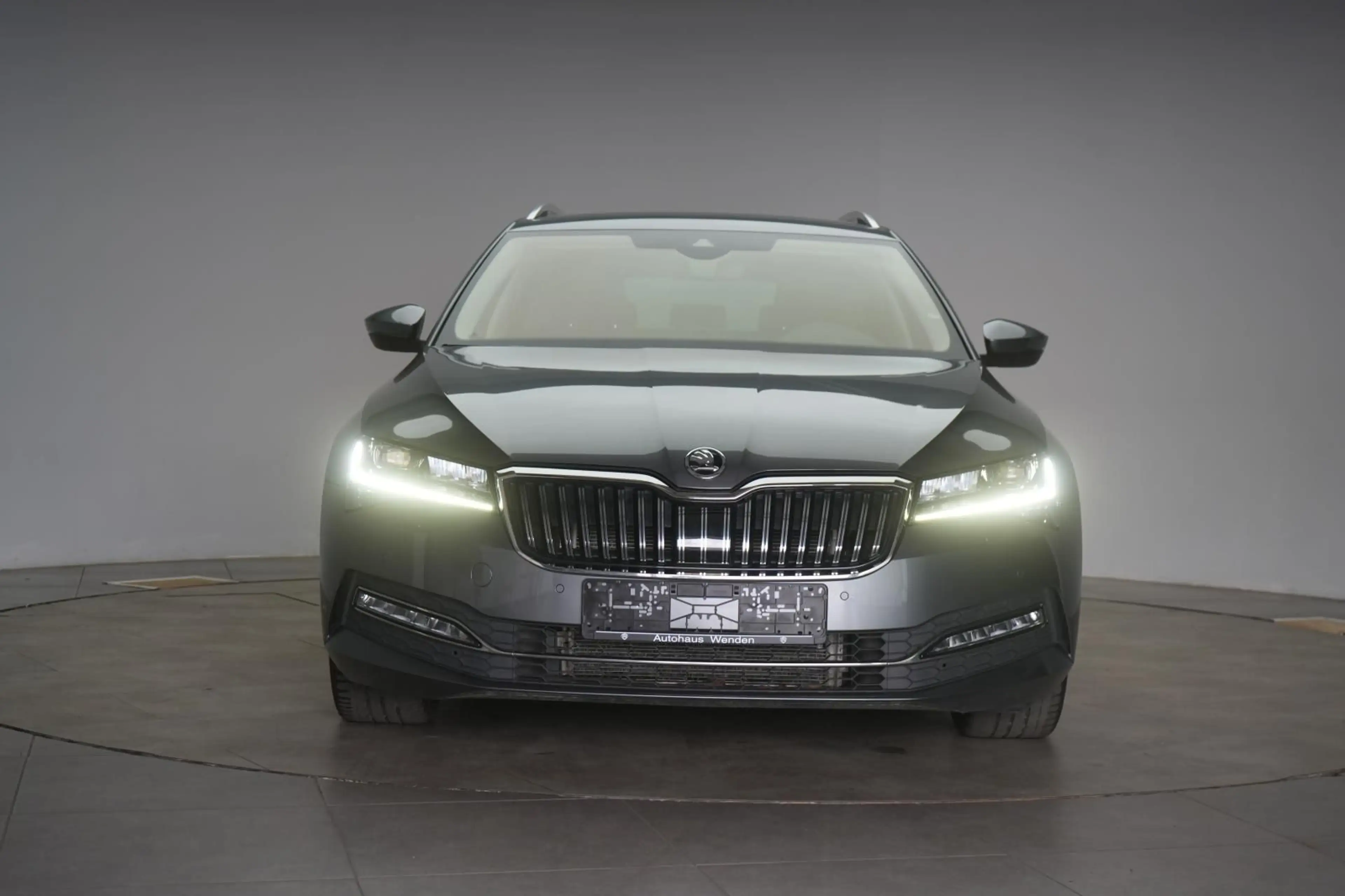 Skoda Superb 2.0 TDI 4x4 DSG Style Leder/ACC/Kamera/AH — photo 2