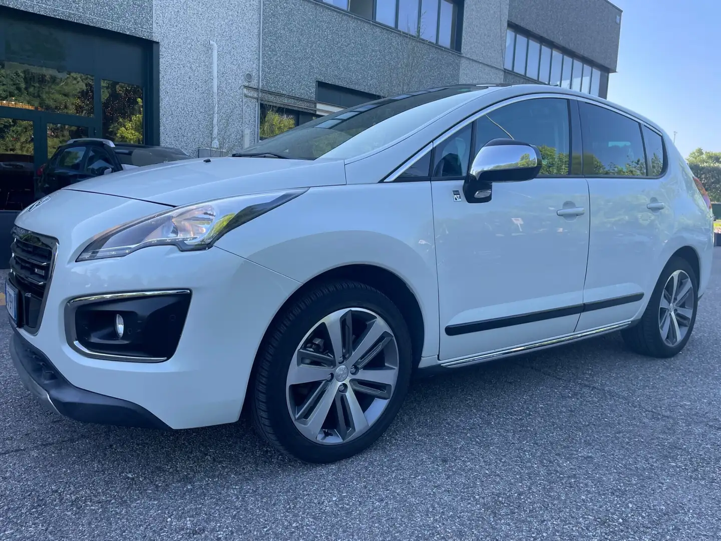 Peugeot 3008 HYbrid4*Tetto*Full optional* Bianco - 2