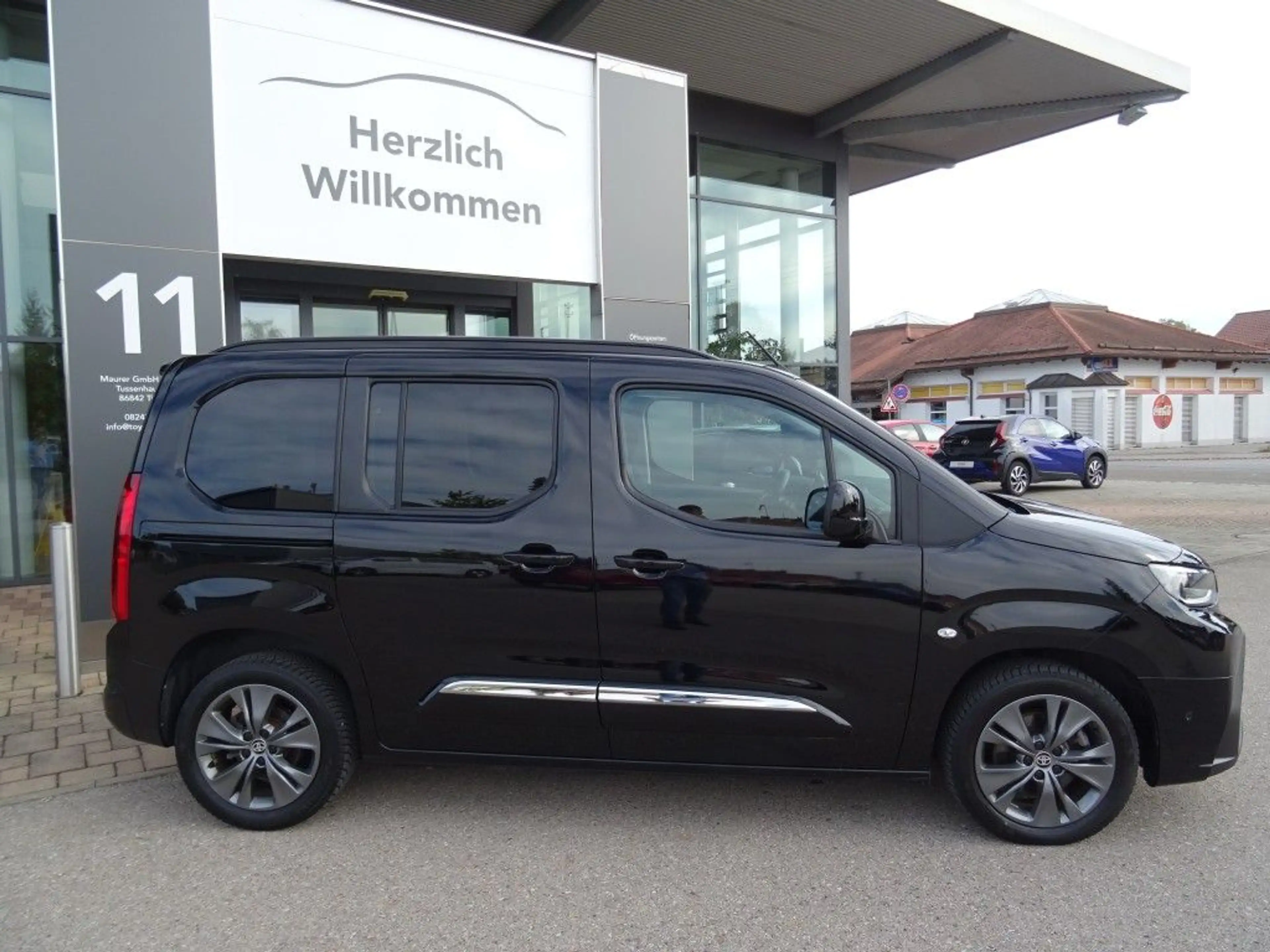 Toyota Proace City Verso 1.5 D-4D L1 Aut Lounge — photo 8