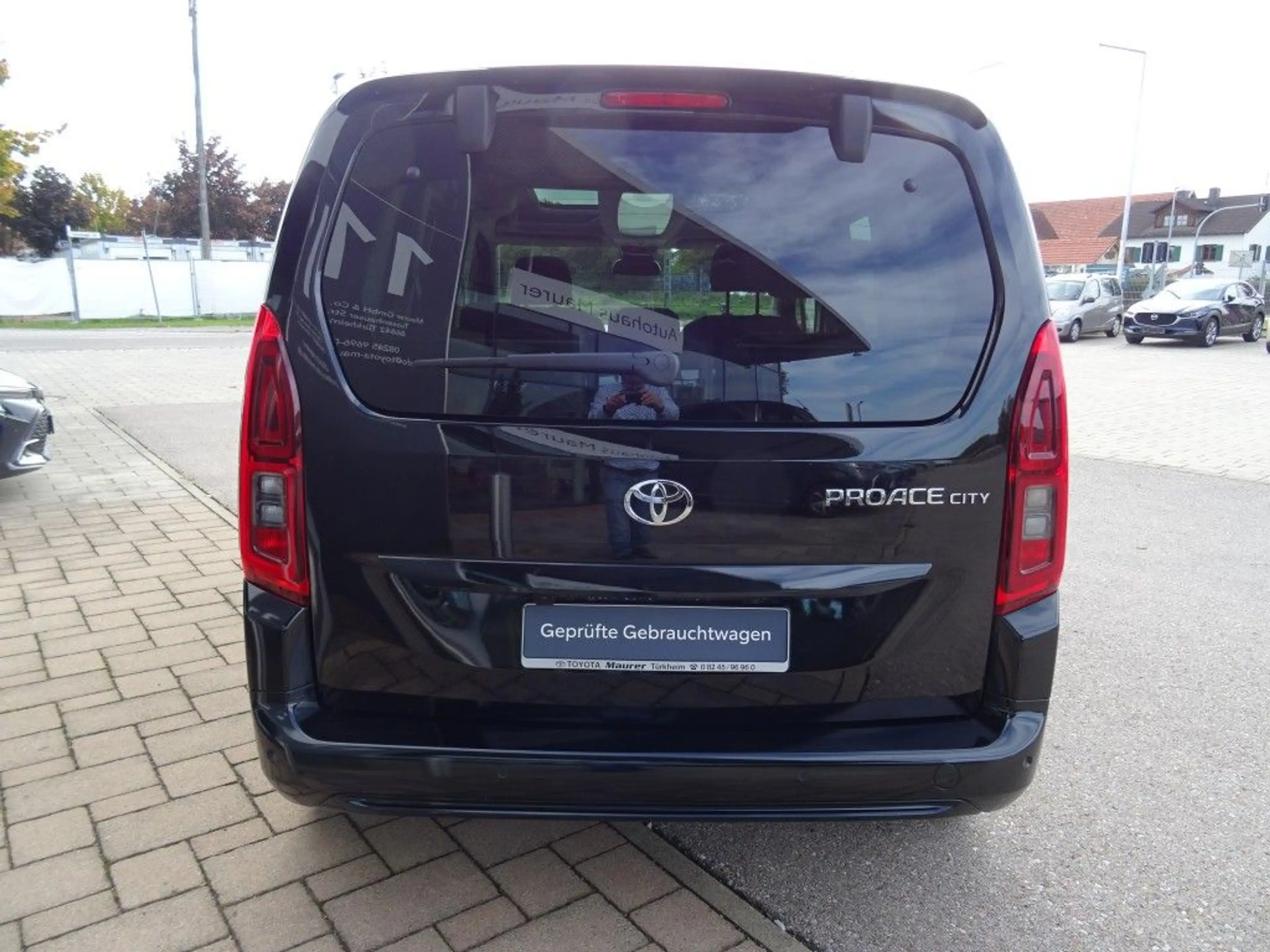 Toyota Proace City Verso 1.5 D-4D L1 Aut Lounge — photo 6