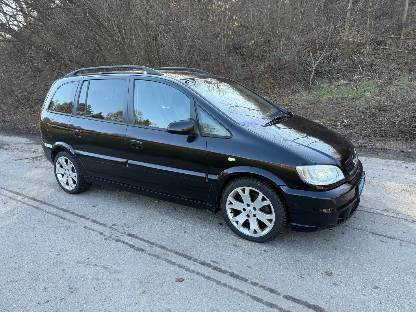 Opel Zafira Zafira 2.0 OPC Schwarz - 2