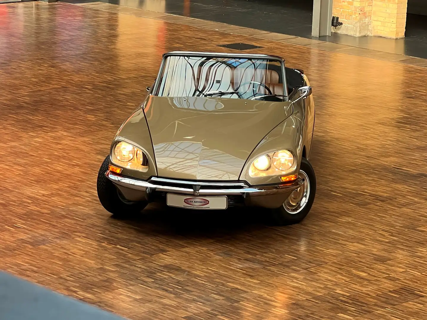 Citroen DS 21 I.E. Décapotable 5-Gang, Werkscabrio Bej - 1