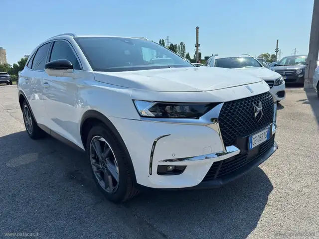 DS Automobiles DS 7 Crossback view 3