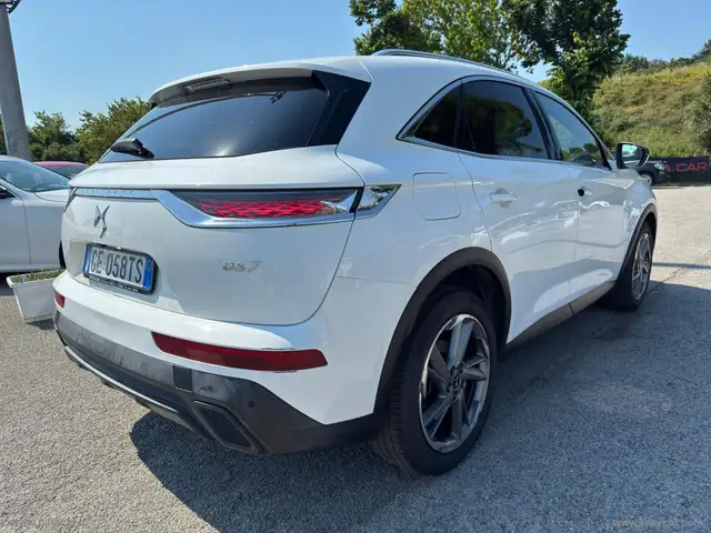 DS Automobiles DS 7 Crossback view 15