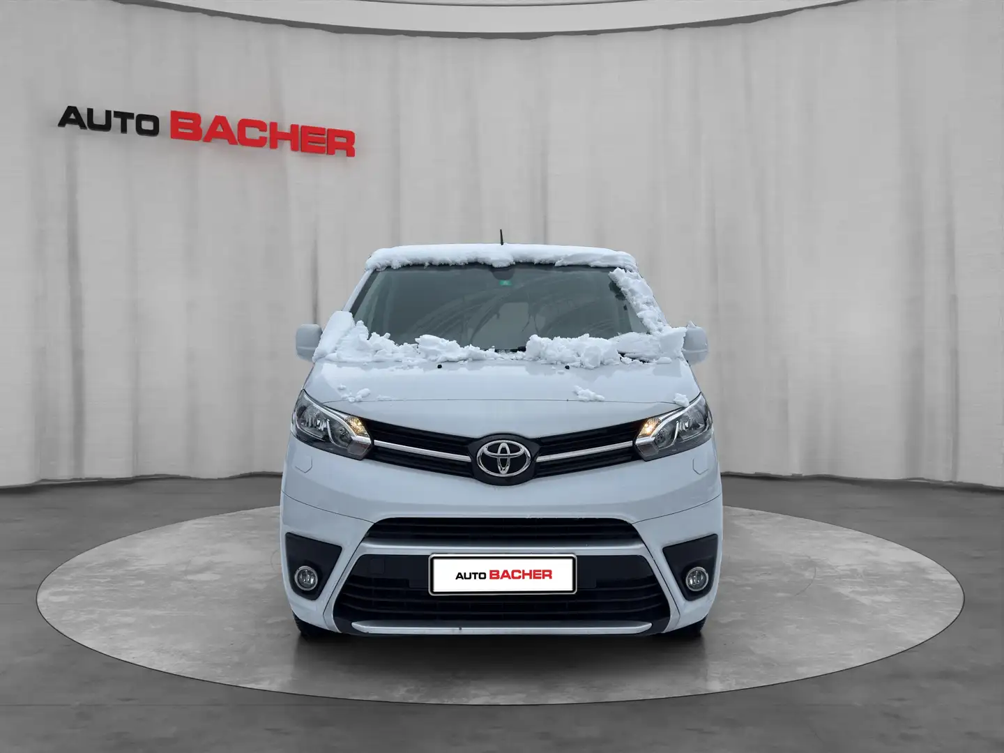 Toyota Proace Proace 2,0l 145PS Shuttle Lang Allrad Weiß - 2