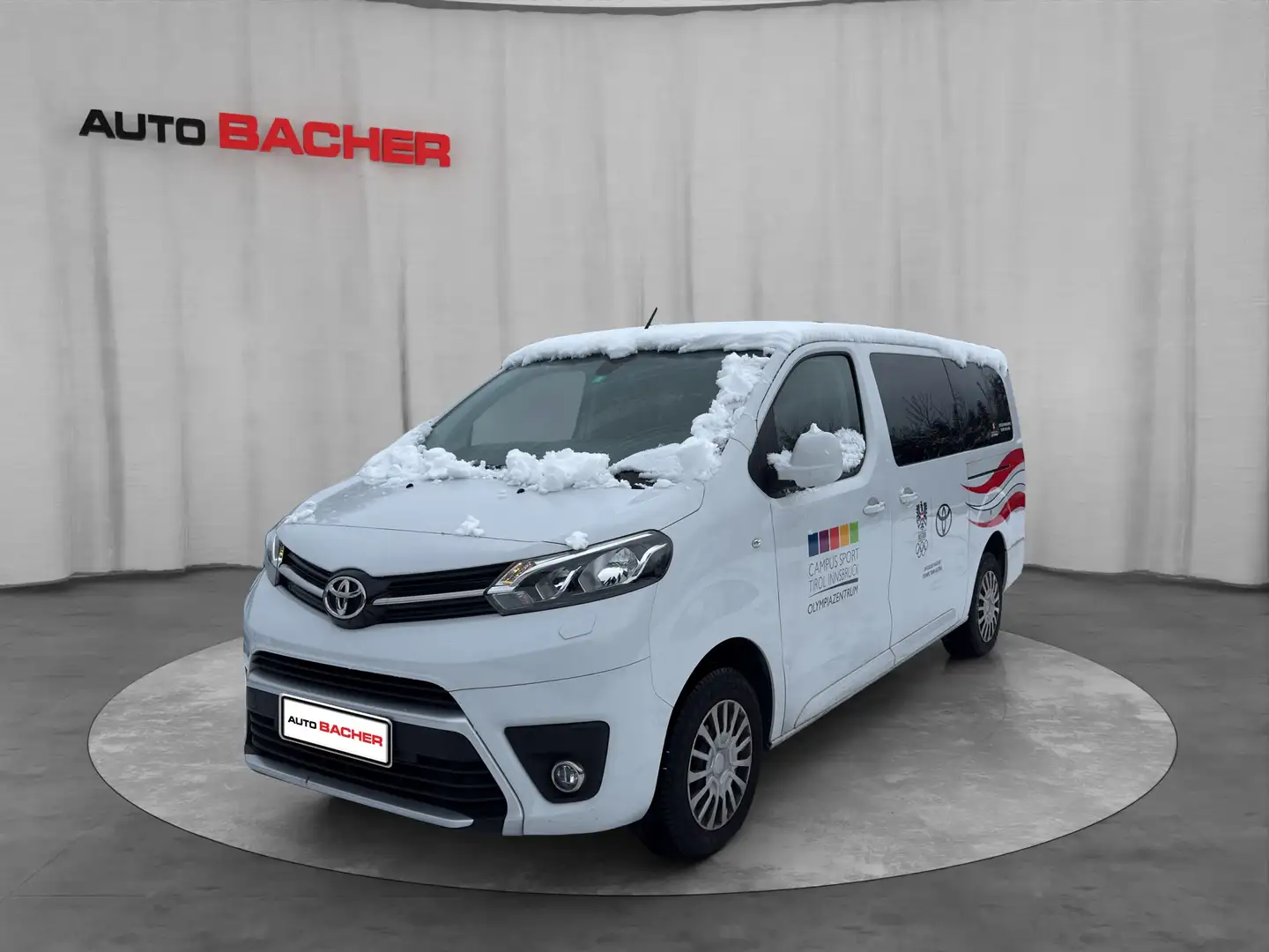 Toyota Proace Proace 2,0l 145PS Shuttle Lang Allrad Weiß - 1