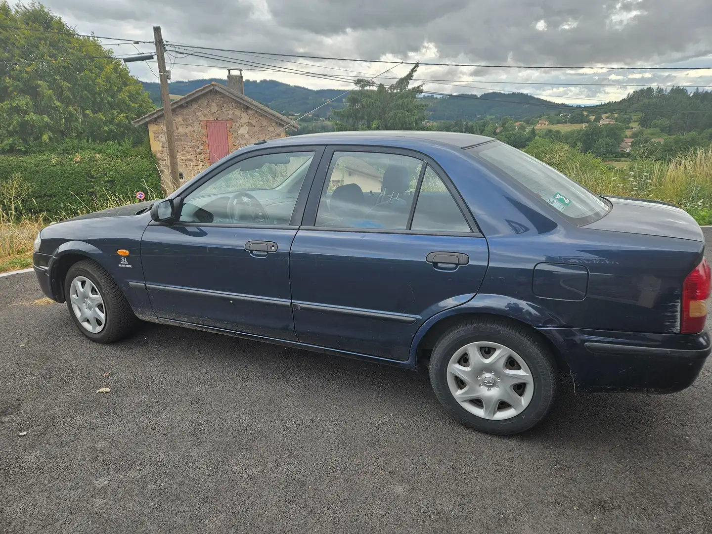 Mazda 323 323 1.7 D LX Bleu - 1