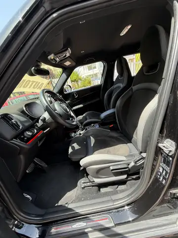 MINI Countryman view 9
