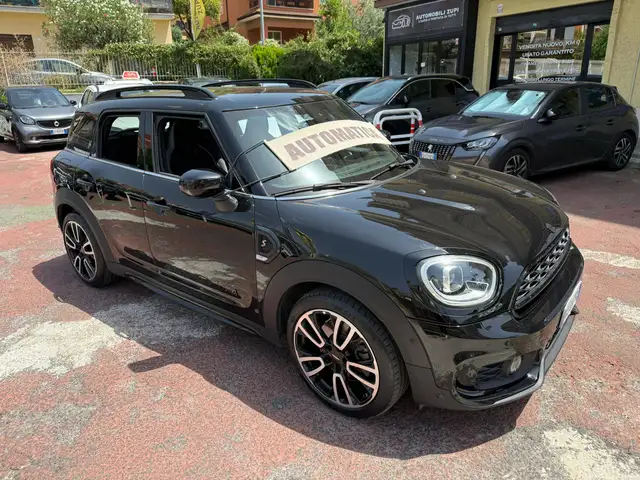 MINI Countryman view 3