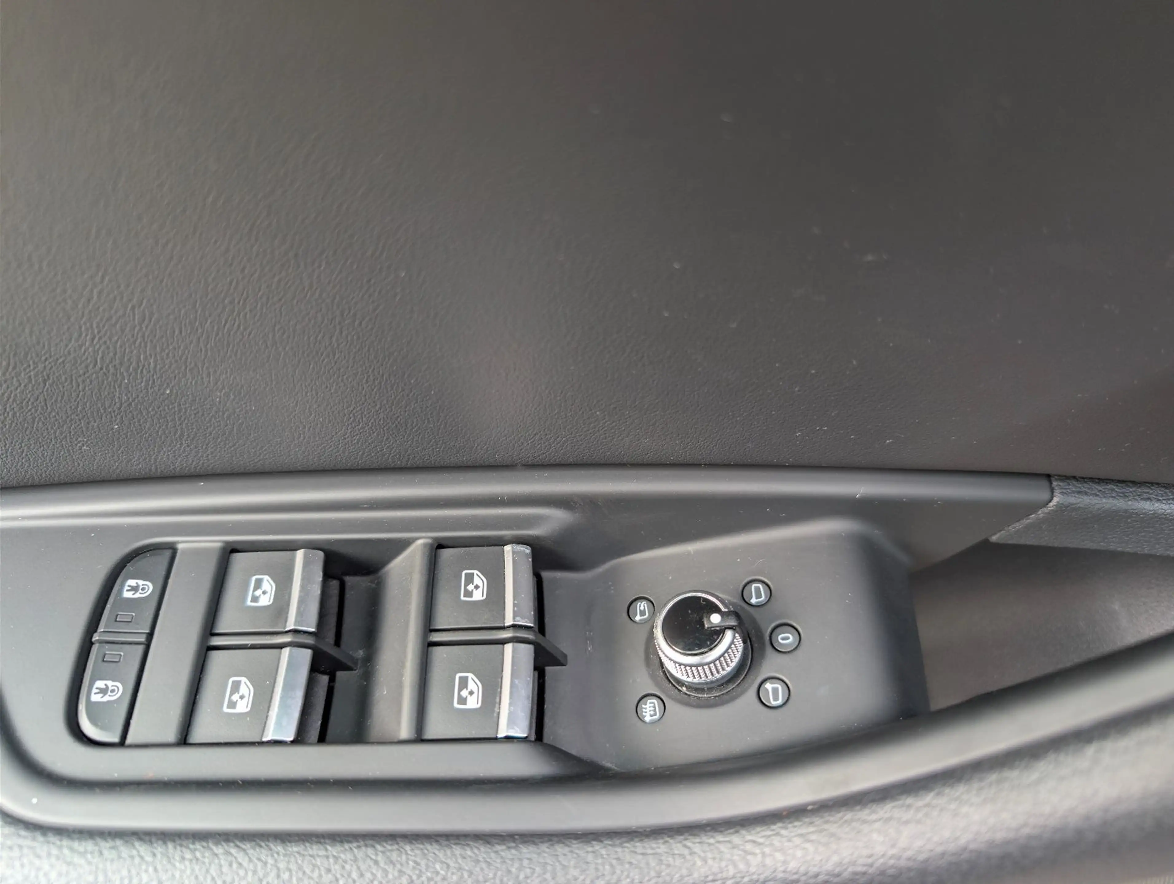 Audi A4 Avant 40 TFSI quattro advanced — photo 14