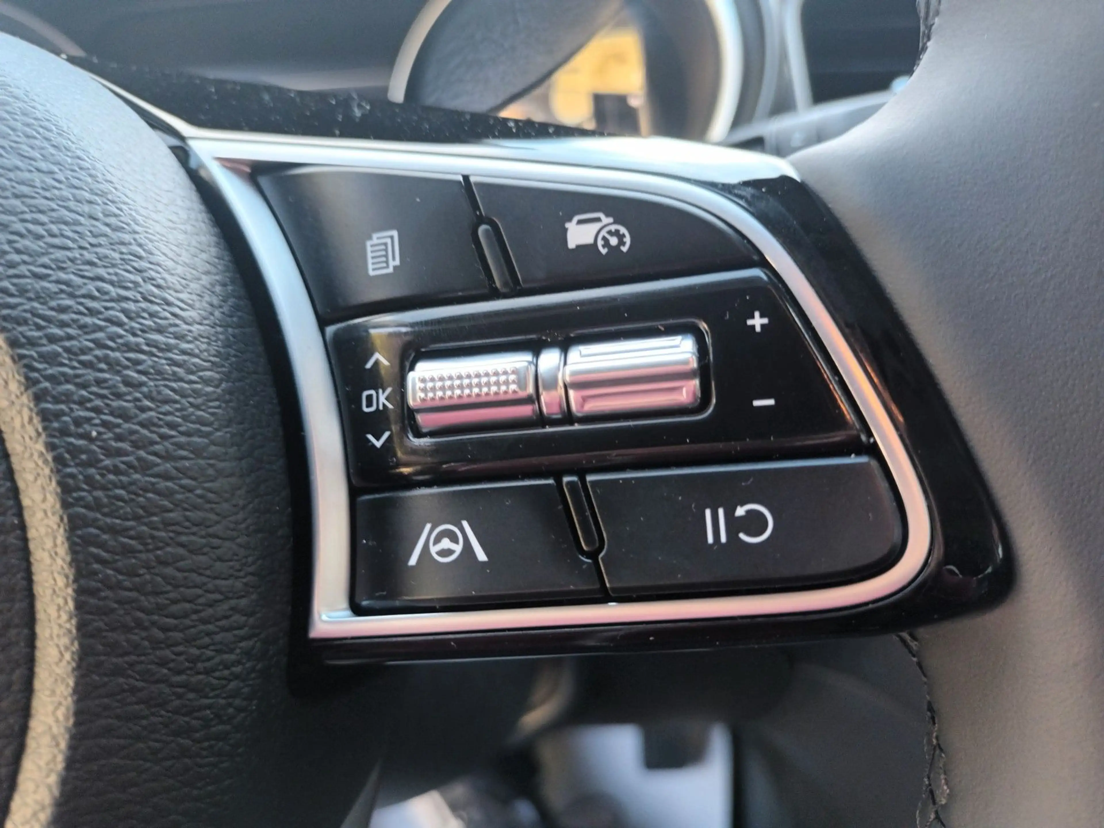 Kia Ceed SW / cee'd SW CEED SPORTWAGON 1.5T-GDI TOP BUSINESS DCT7 NAVI! — photo 14