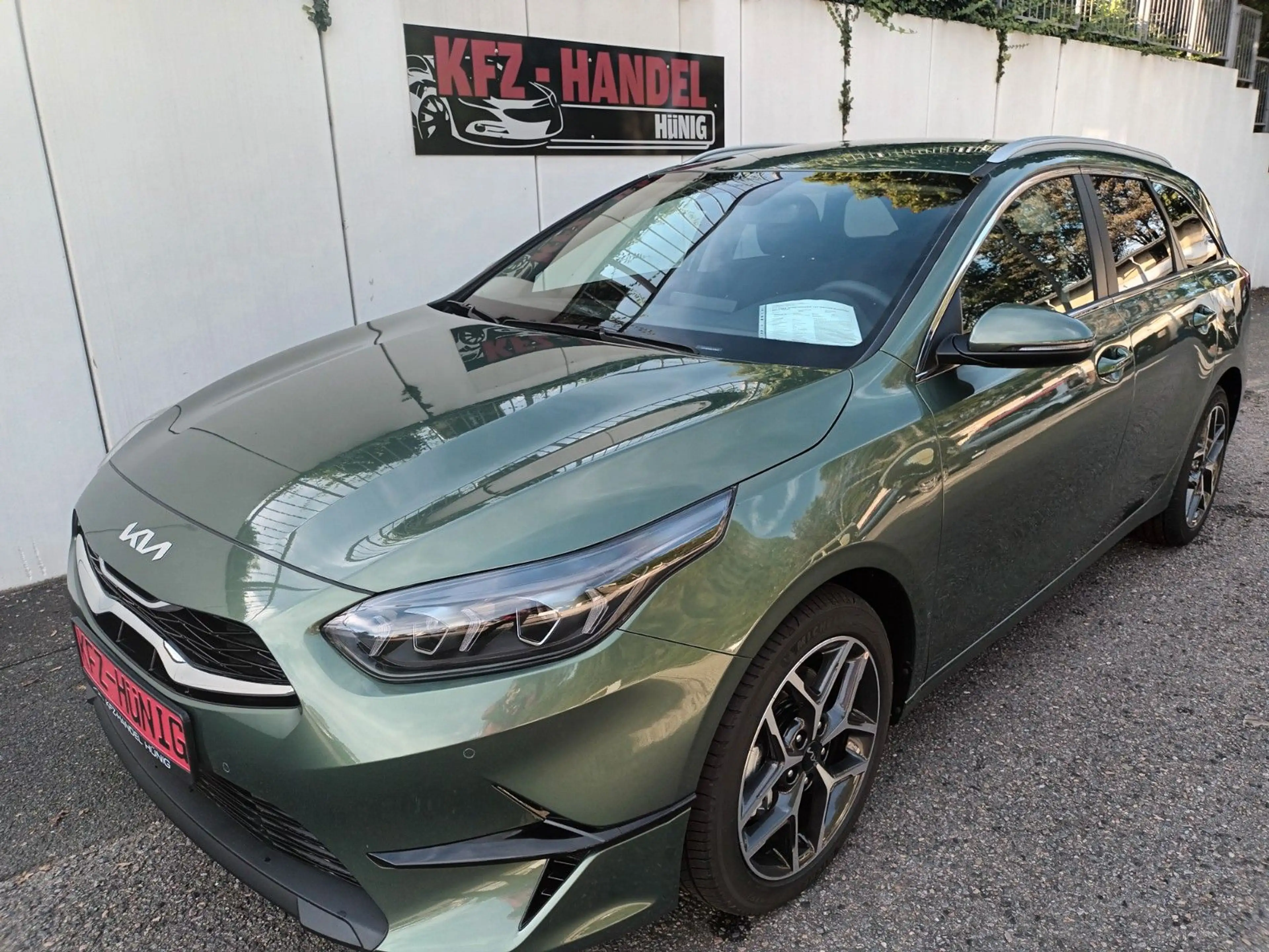 Kia Ceed SW / cee'd SW CEED SPORTWAGON 1.5T-GDI TOP BUSINESS DCT7 NAVI!