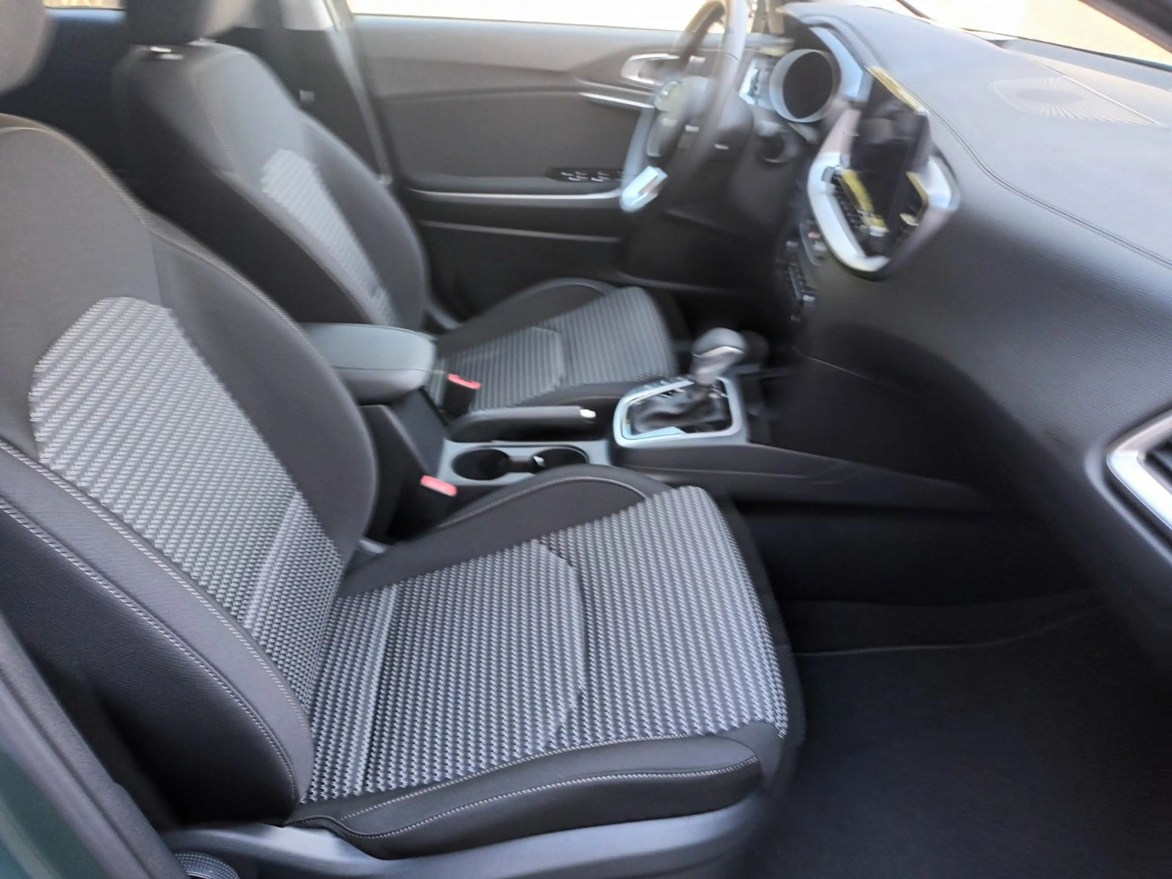 Kia Ceed SW / cee'd SW CEED SPORTWAGON 1.5T-GDI TOP BUSINESS DCT7 NAVI! — photo 4
