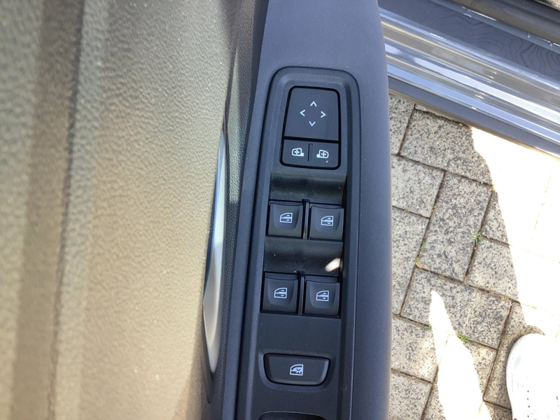 Dacia Jogger 1.6 HYBRID 140 e e) Extreme *LED*TWA*LM — photo 14