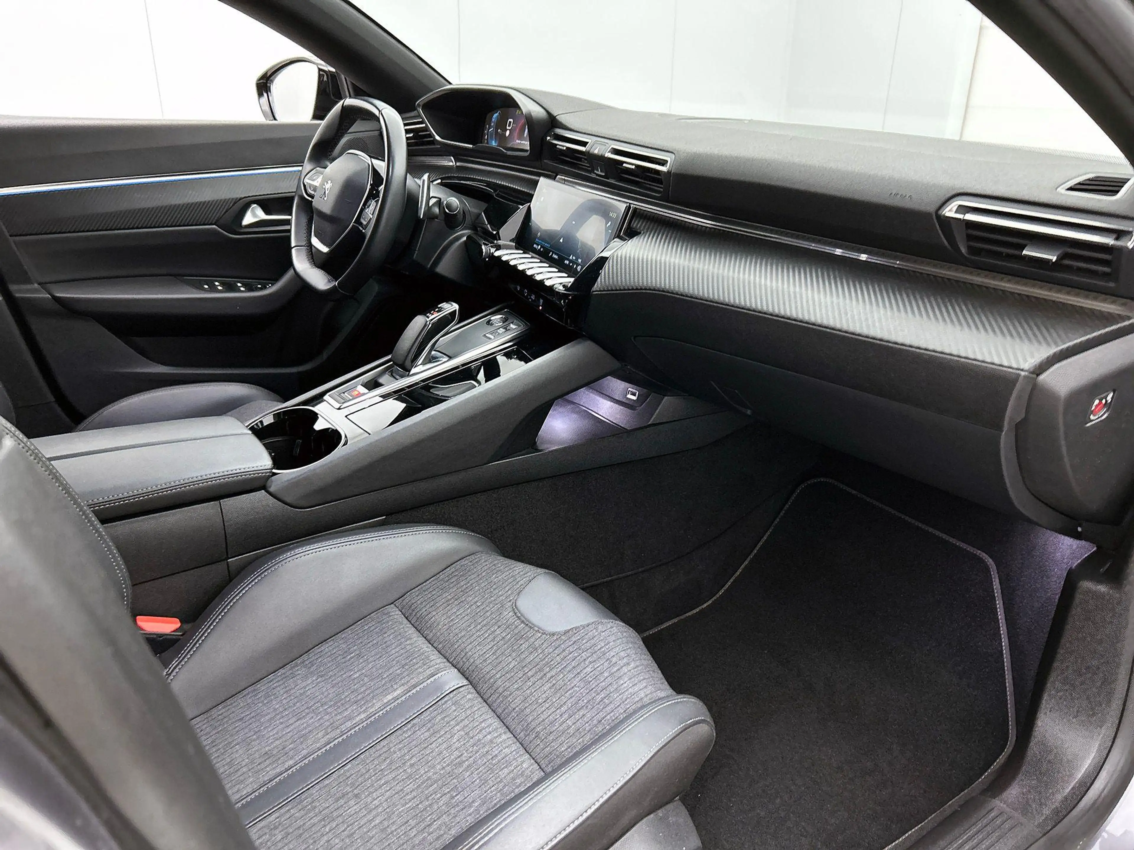 Peugeot 508 SW 1.6 HYbrid 225 Allure CAMERA | NAVI & CARPLAY | — photo 23