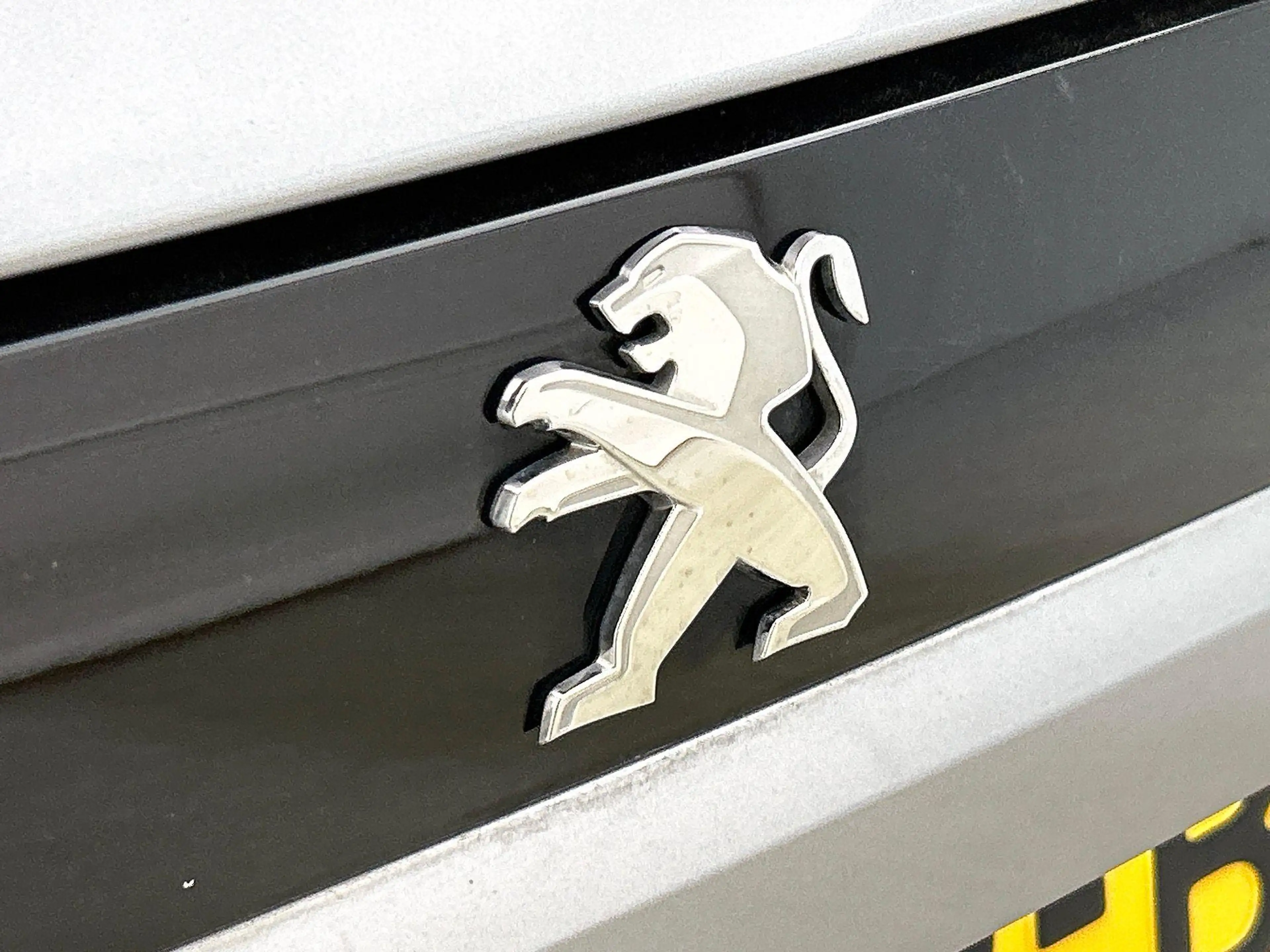 Peugeot 508 SW 1.6 HYbrid 225 Allure CAMERA | NAVI & CARPLAY | — photo 32