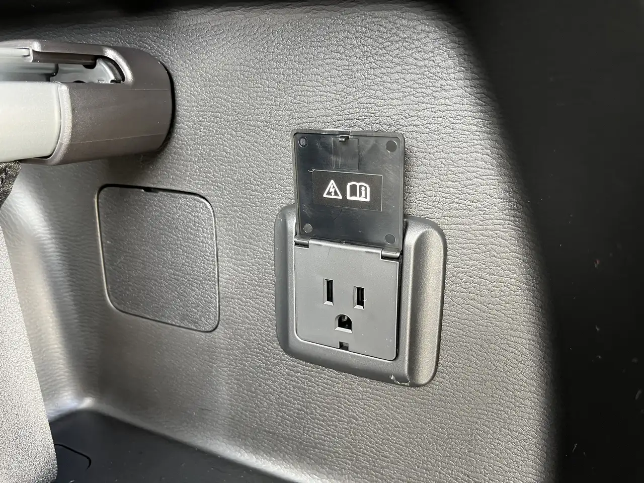 Mitsubishi Outlander снимка Mitsubishi Outlander