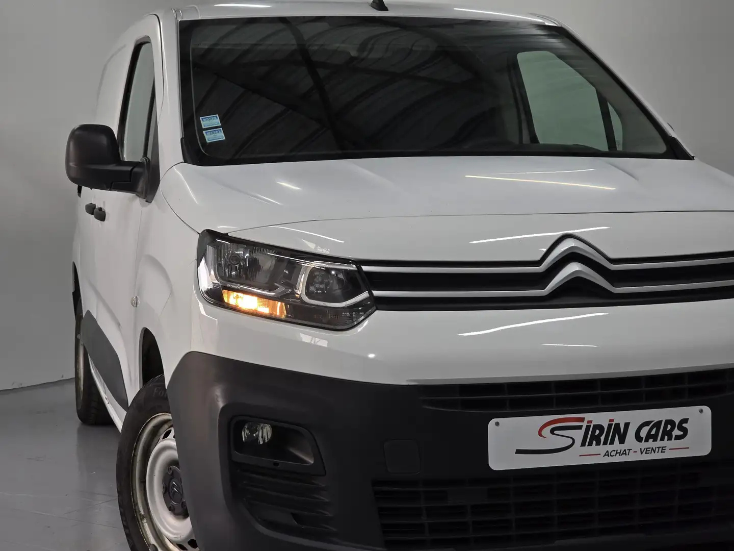 Citroen Berlingo 1.5 BlueHDi * Airco * 3 Places * Carnet complet - 2