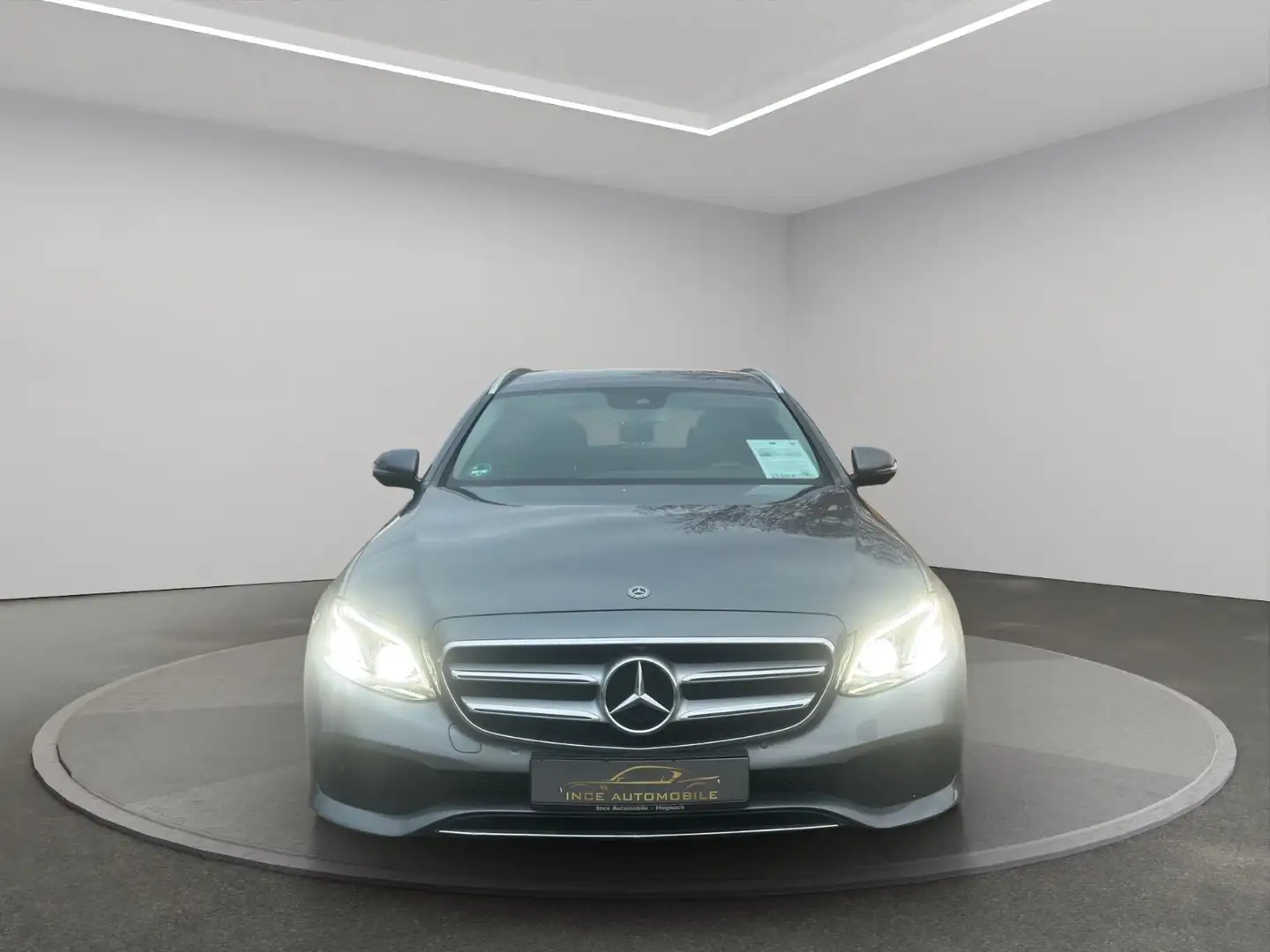 Mercedes-Benz E 250 E -Klasse T-Modell E 250*2 Hand*360° Kamera* Grau - 2
