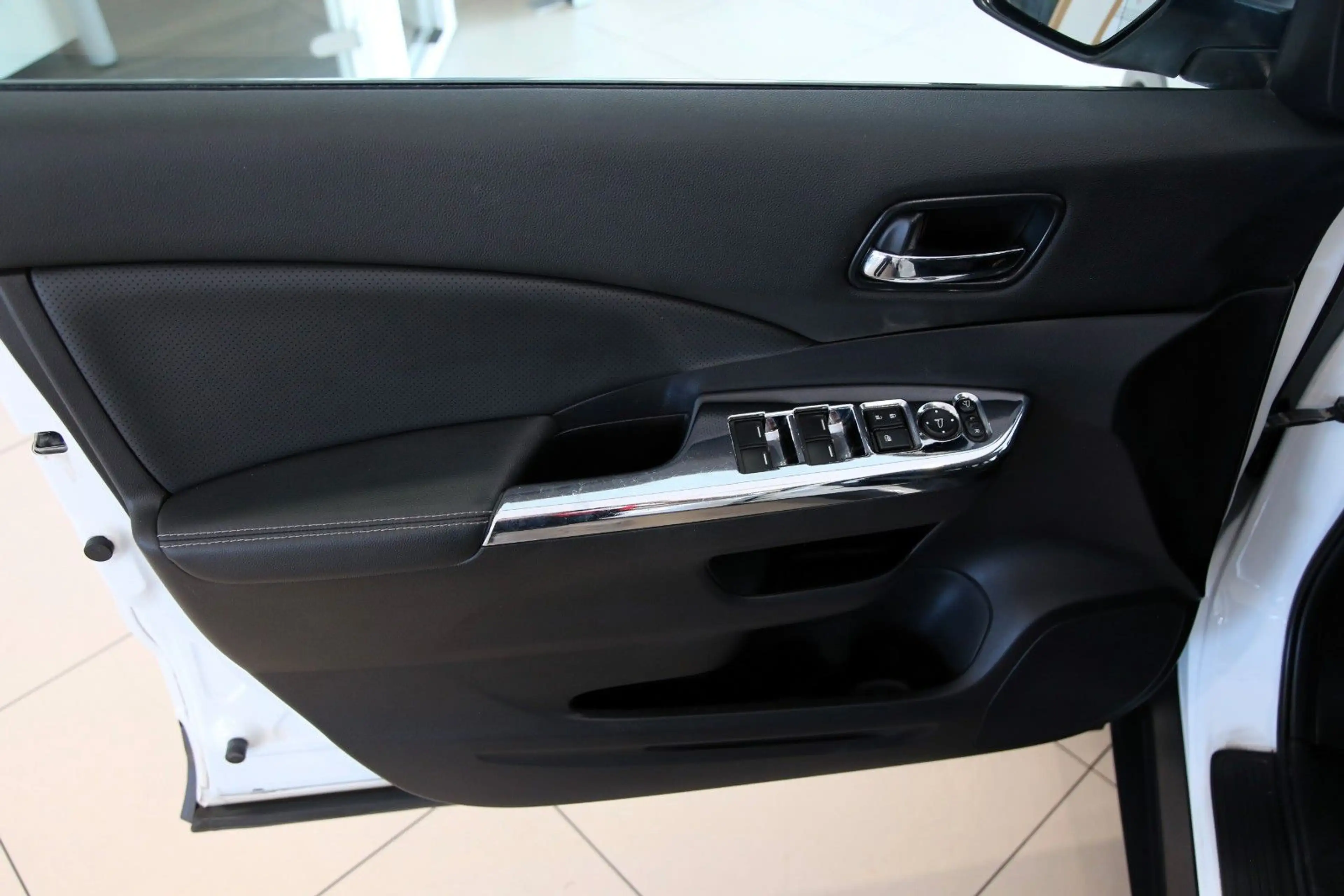 Honda CR-V Lifestyle 4WD RFK SHZ — photo 18
