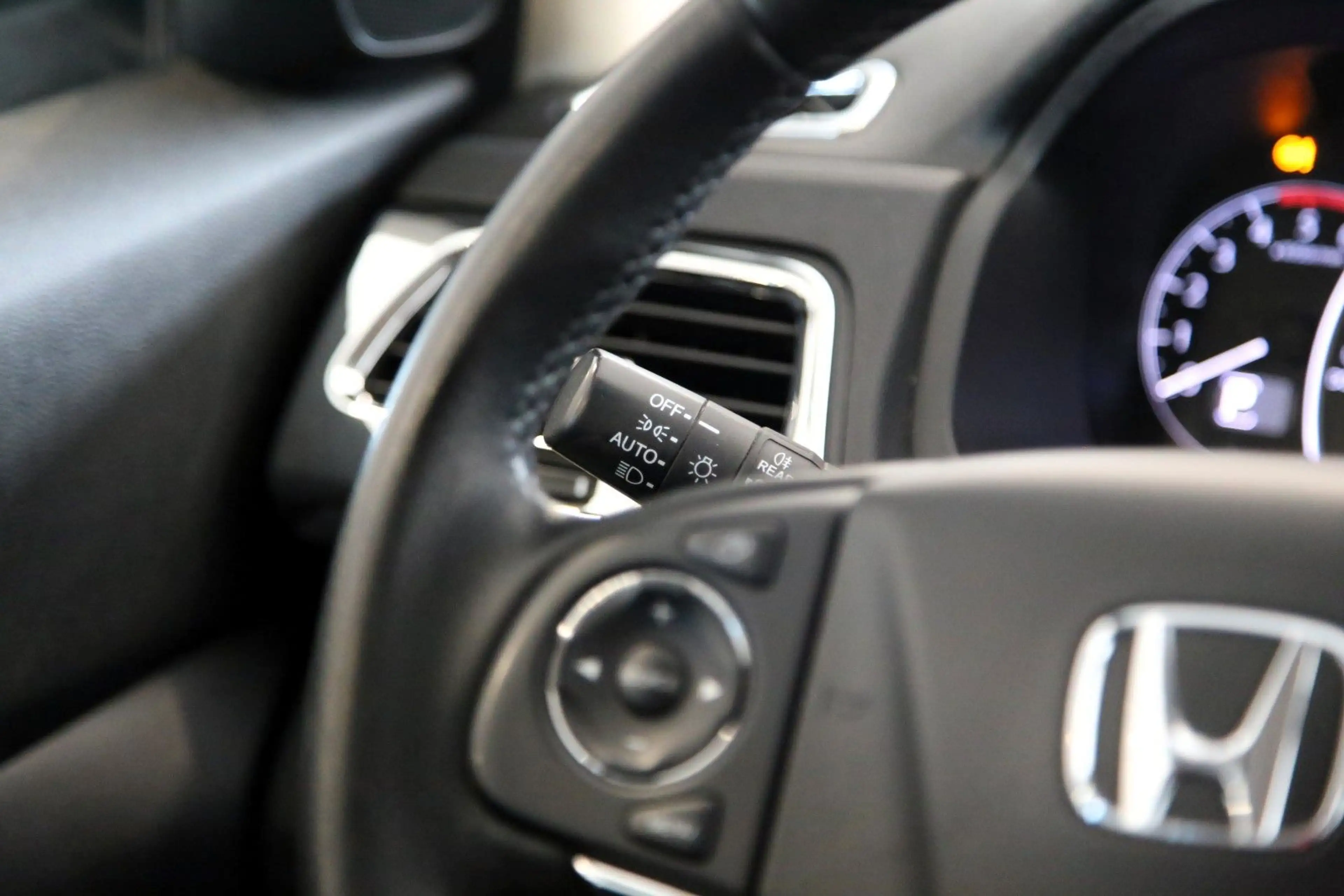 Honda CR-V Lifestyle 4WD RFK SHZ — photo 17