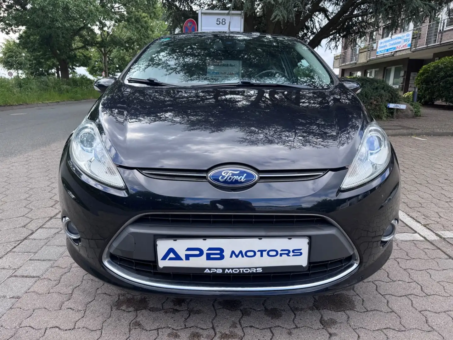 Ford Fiesta FIESTA 1.4 TITANIUM KLIMA PDC SITZ+SCHEIBENHZG Schwarz - 2
