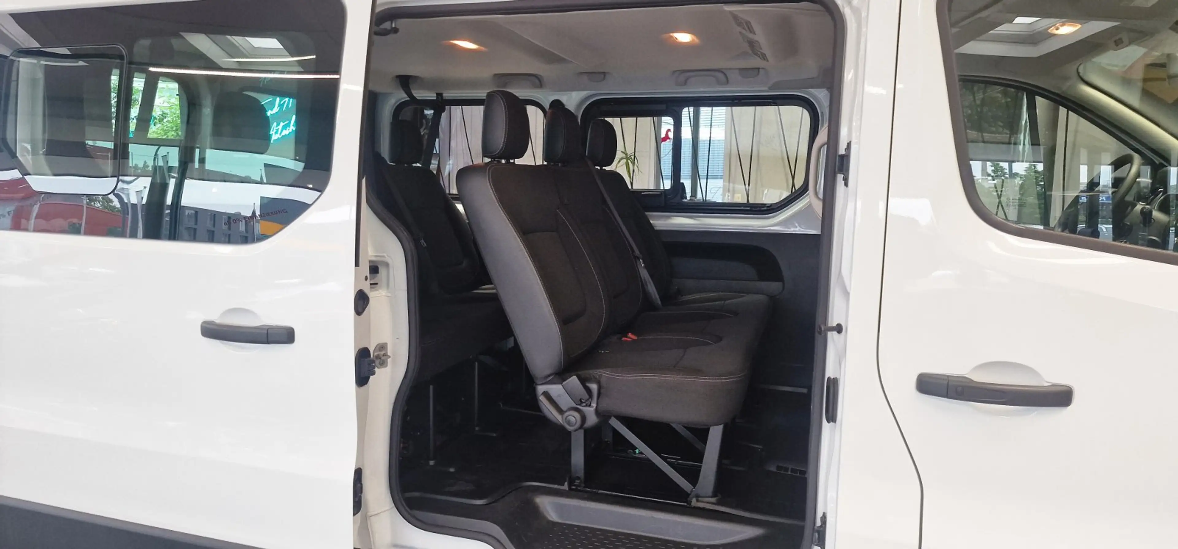 Nissan NV300 NV 300 8-Sitzer *AHK*Kamera*PDC* — photo 11