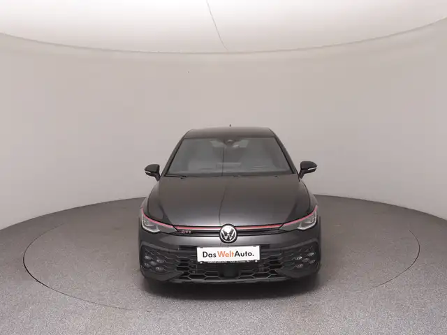 Volkswagen Golf view 3