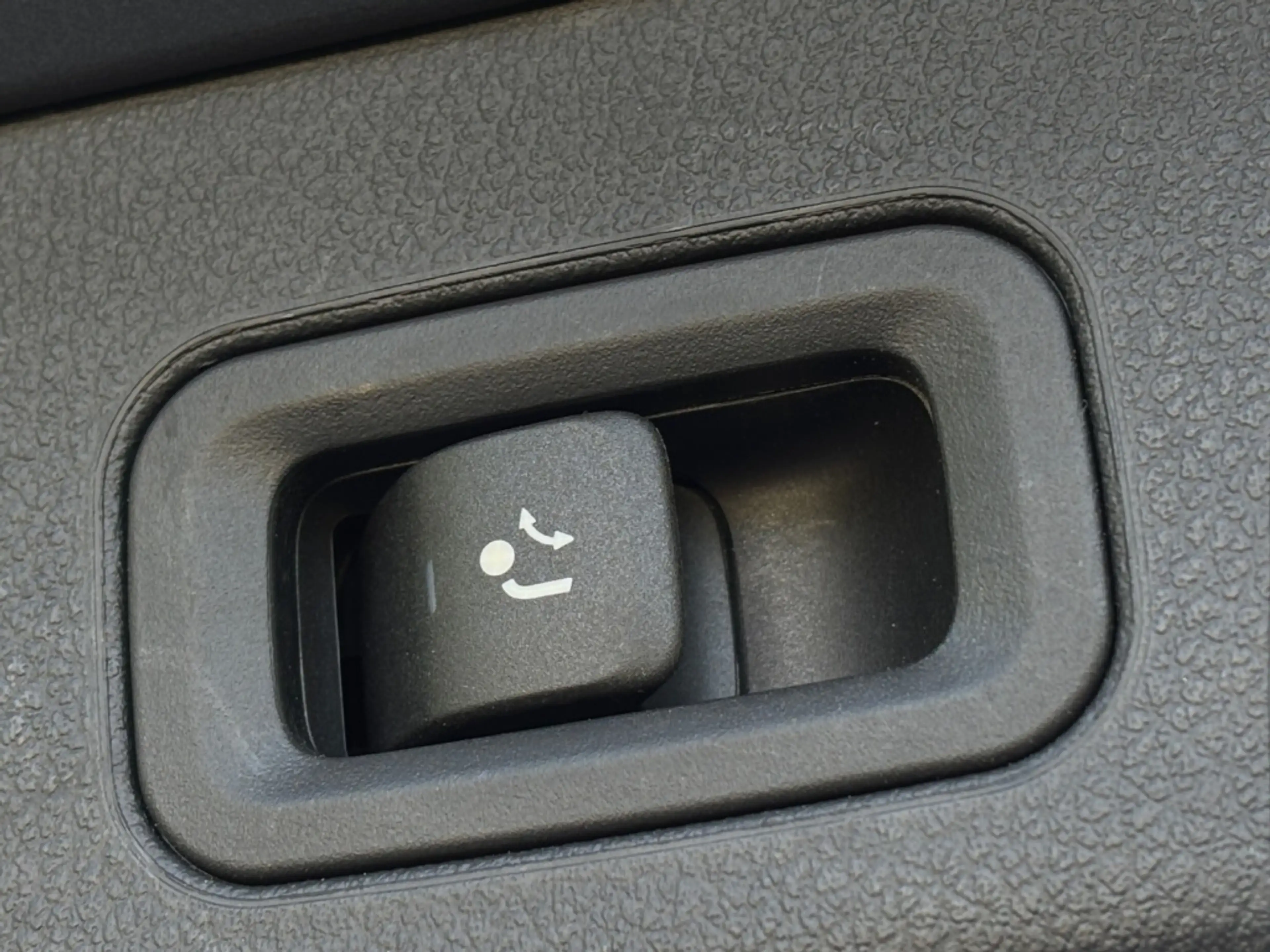 Mercedes-Benz B 250 e AMG|MBEAM|NIGHT|AMBIENTE|MBUX|SHZ|TEMP — photo 15