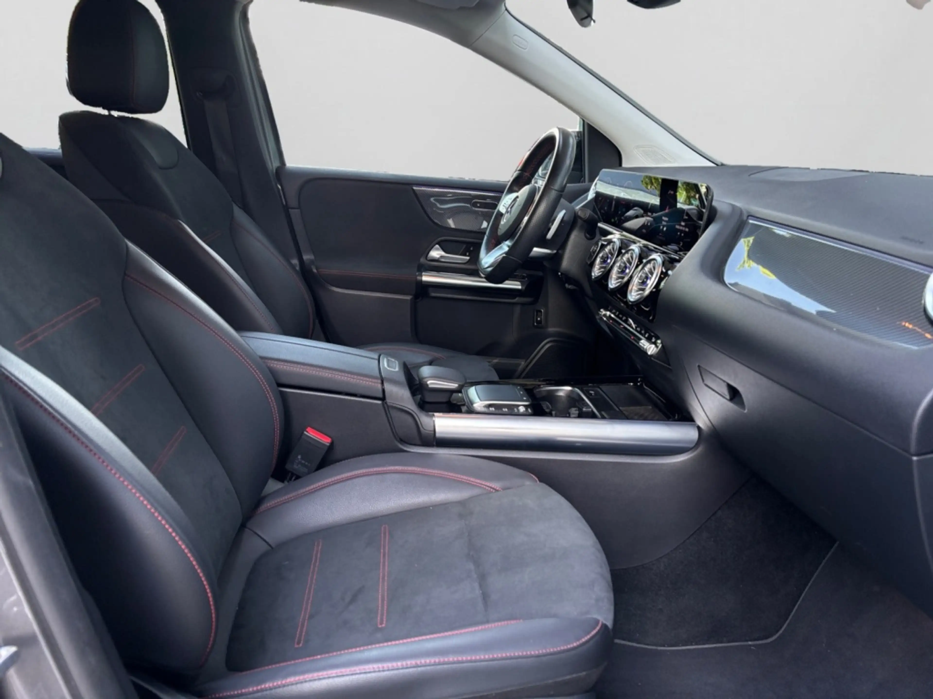 Mercedes-Benz B 250 e AMG|MBEAM|NIGHT|AMBIENTE|MBUX|SHZ|TEMP — photo 13