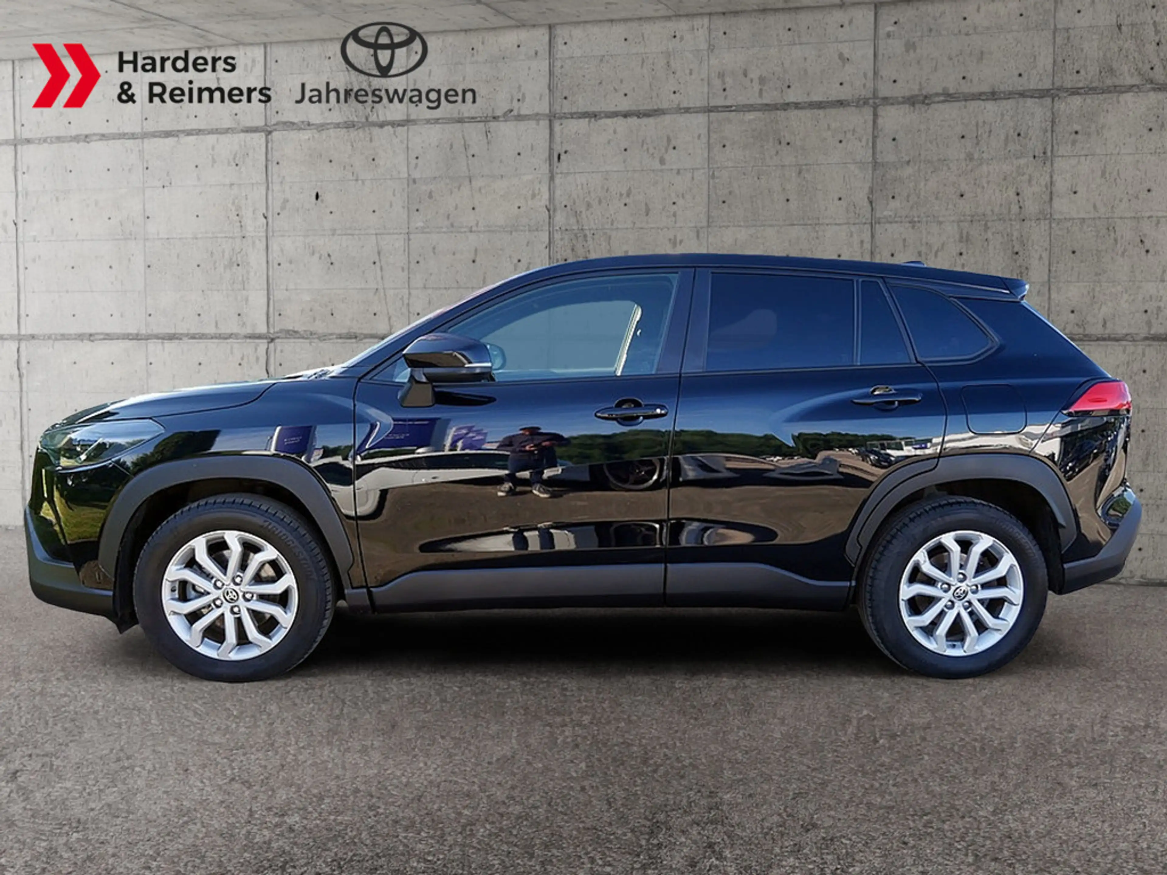 Toyota Corolla Cross 2.0 VVT-i Hybrid AWD Active LED — photo 4