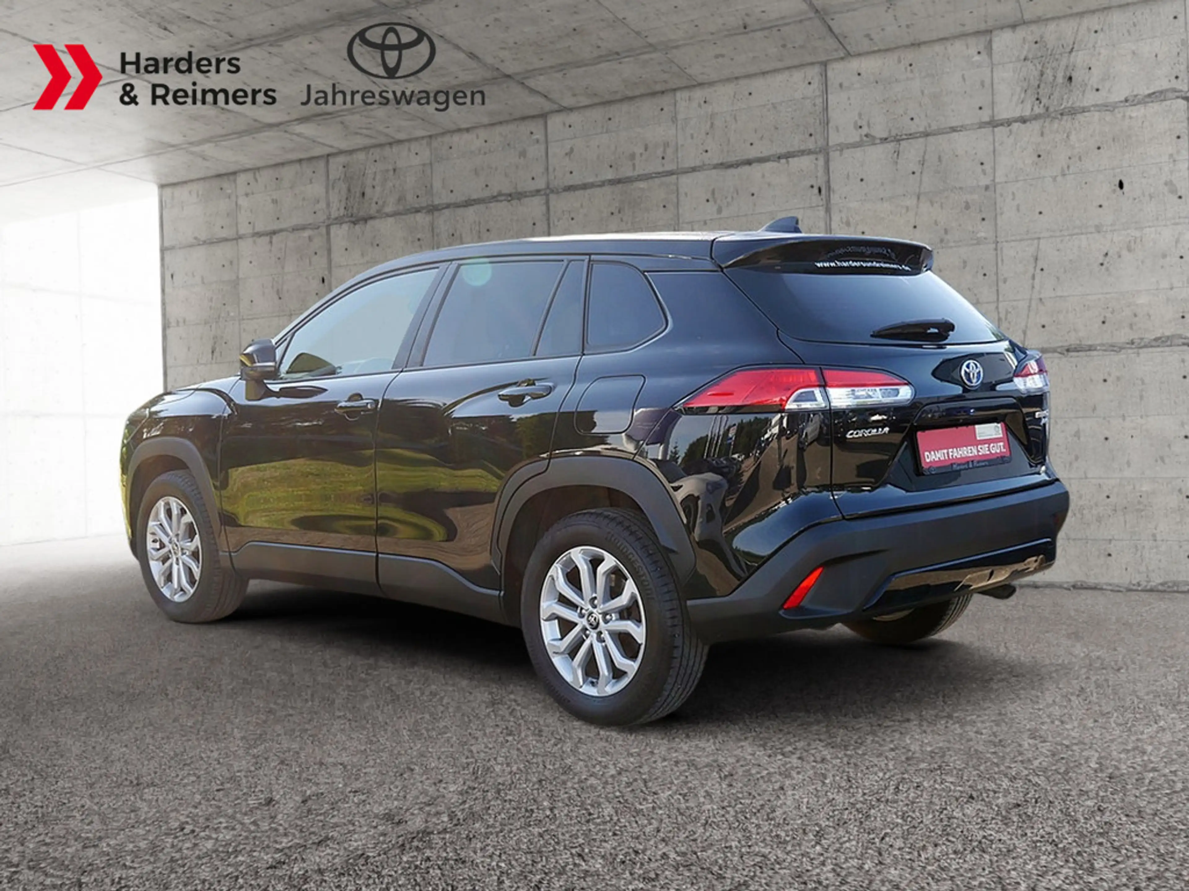 Toyota Corolla Cross 2.0 VVT-i Hybrid AWD Active LED — photo 5