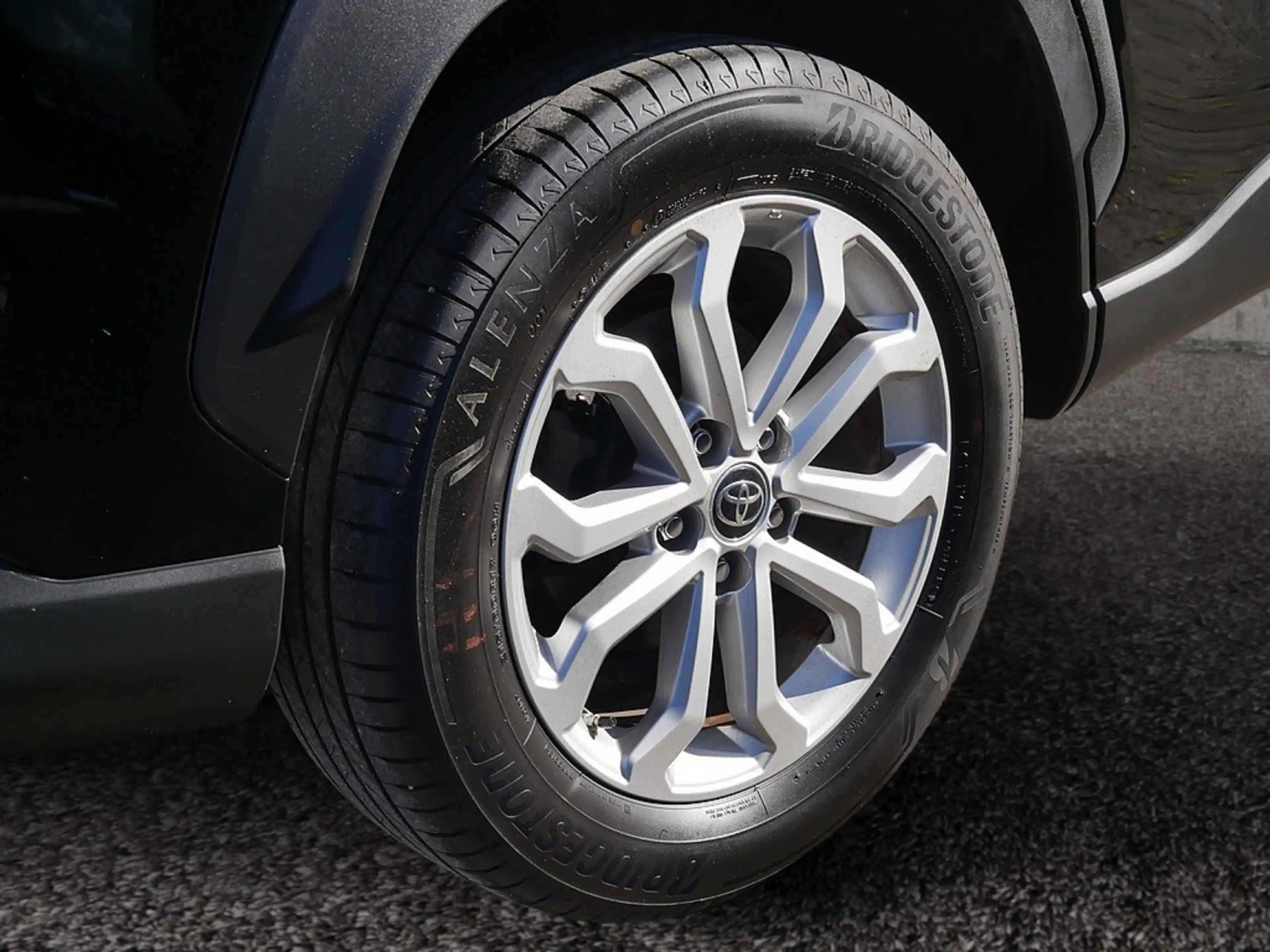 Toyota Corolla Cross 2.0 VVT-i Hybrid AWD Active LED — photo 11