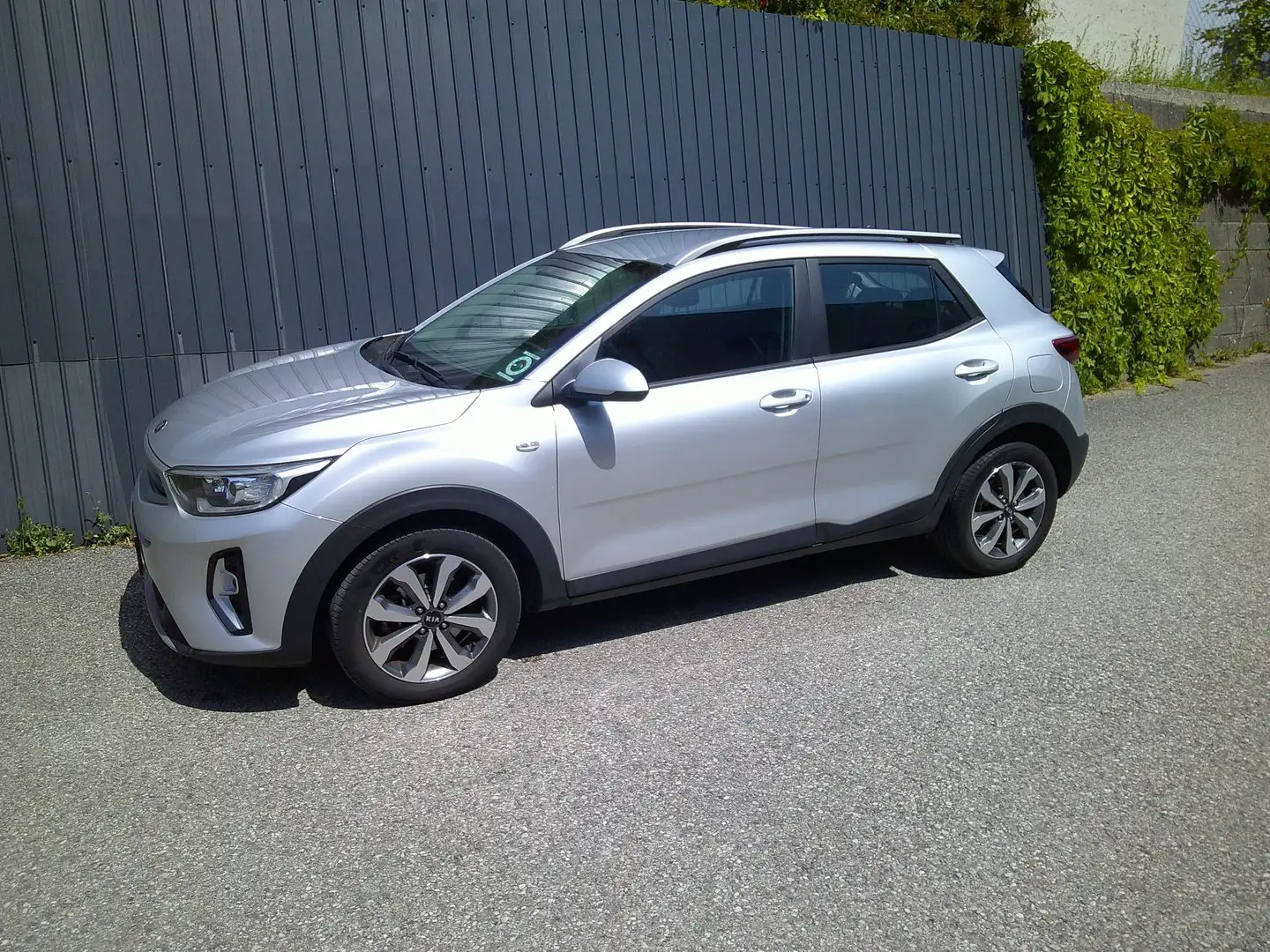 Kia Stonic 1,0 TGDI GPF ISG Silber Argent - 1