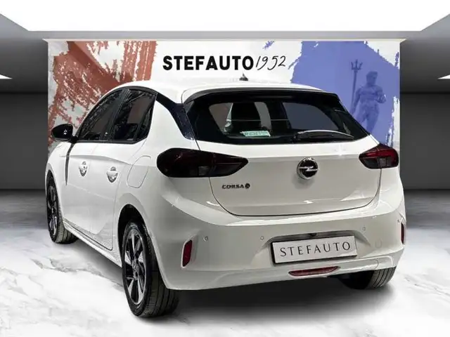Opel Corsa-E view 5