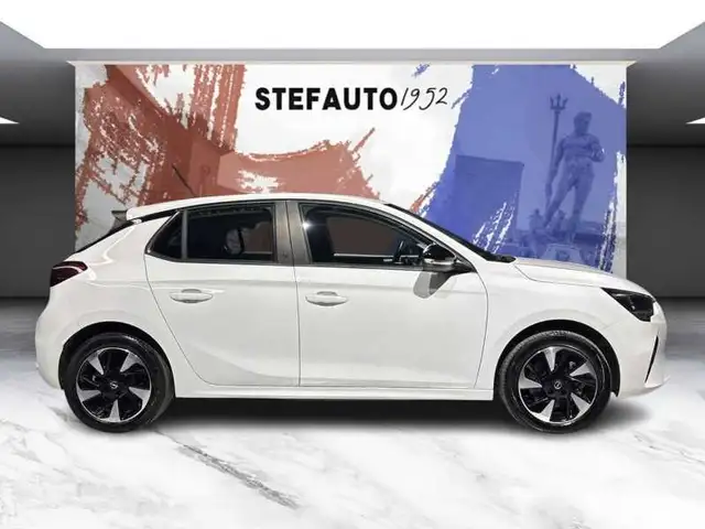 Opel Corsa-E view 3