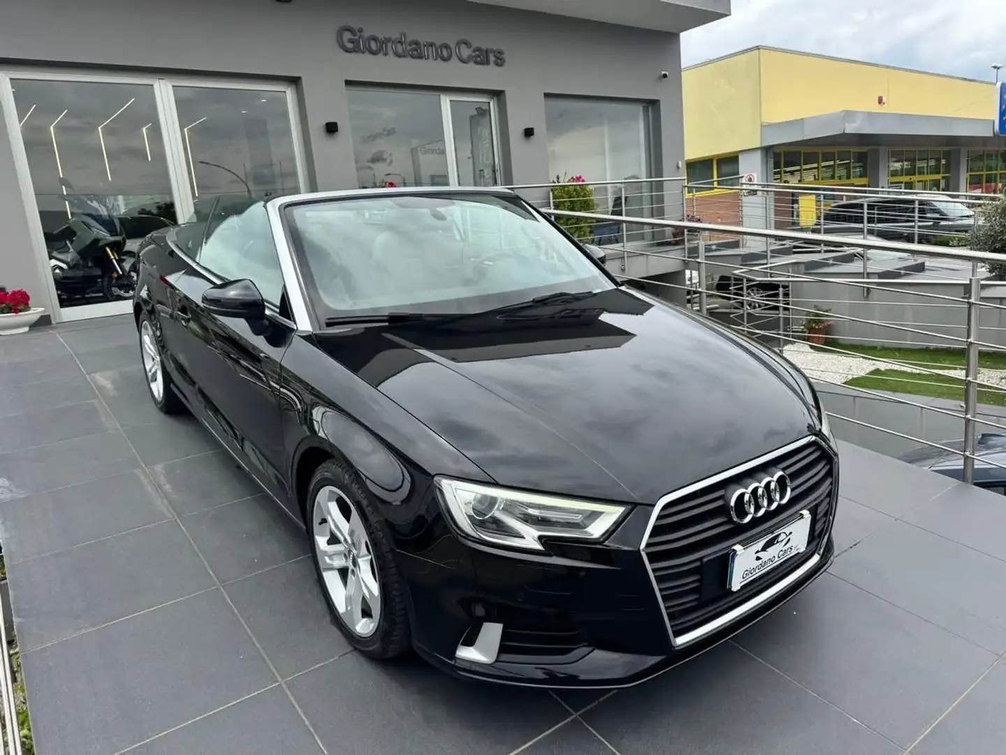 Audi A3 Cabrio 1.6 tdi Sport 116cv Nero - 1
