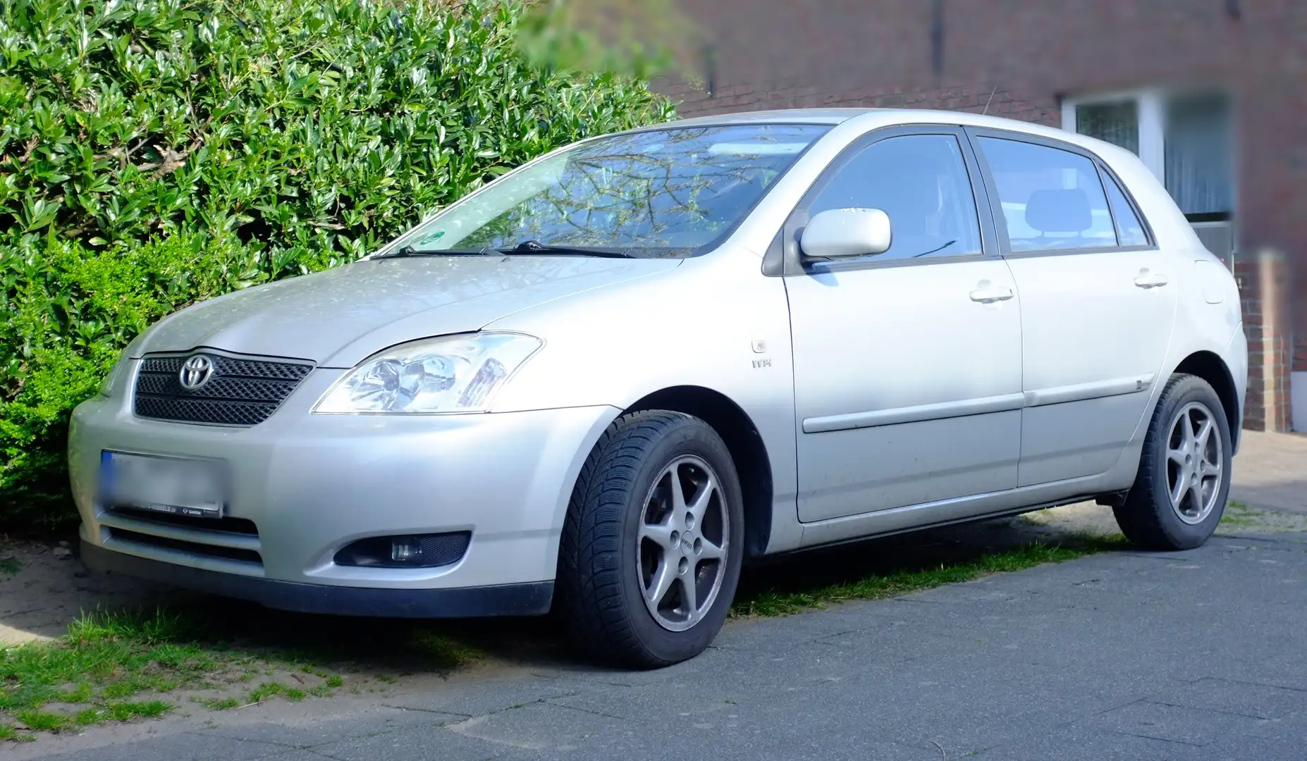 Toyota Corolla Corolla Fließheck 5-Türer 1.4 C Silber - 2