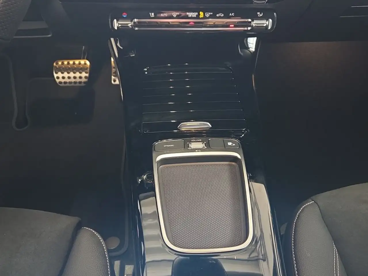 Mercedes-Benz CLA 200 CLA 14