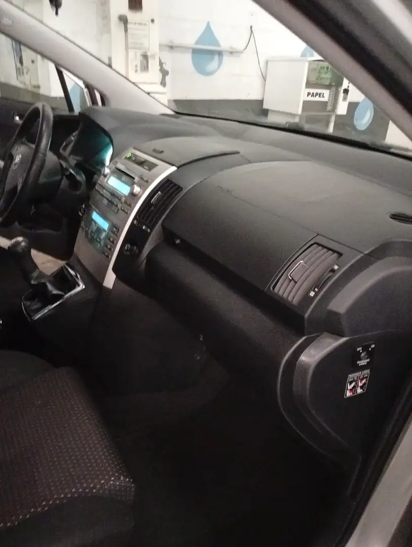 Toyota Corolla Verso Corolla Verso 2.2D4D Sol Sol Plateado - 2