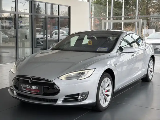 Tesla Model S DuaL PERFORMANCE