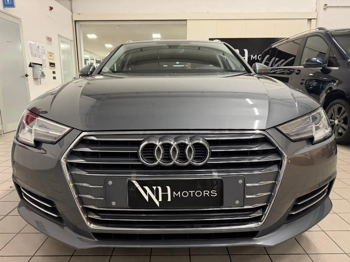 Audi A4 Avant 2.0 TDI 190 CV //AUTOMATICO//LED// Gris - 2