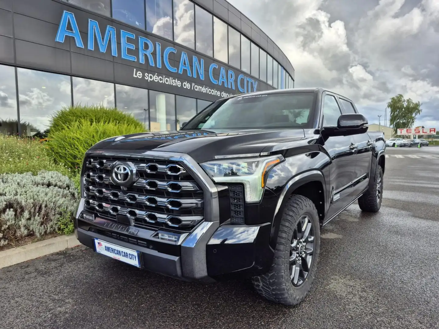 Toyota Tundra Crewmax PLATINUM Schwarz - 1