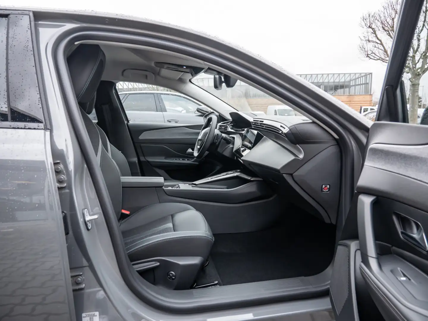 Peugeot 308 SW 1.5 Allure 130EAT8 BHDi LENKRADHZ. Grau - 2