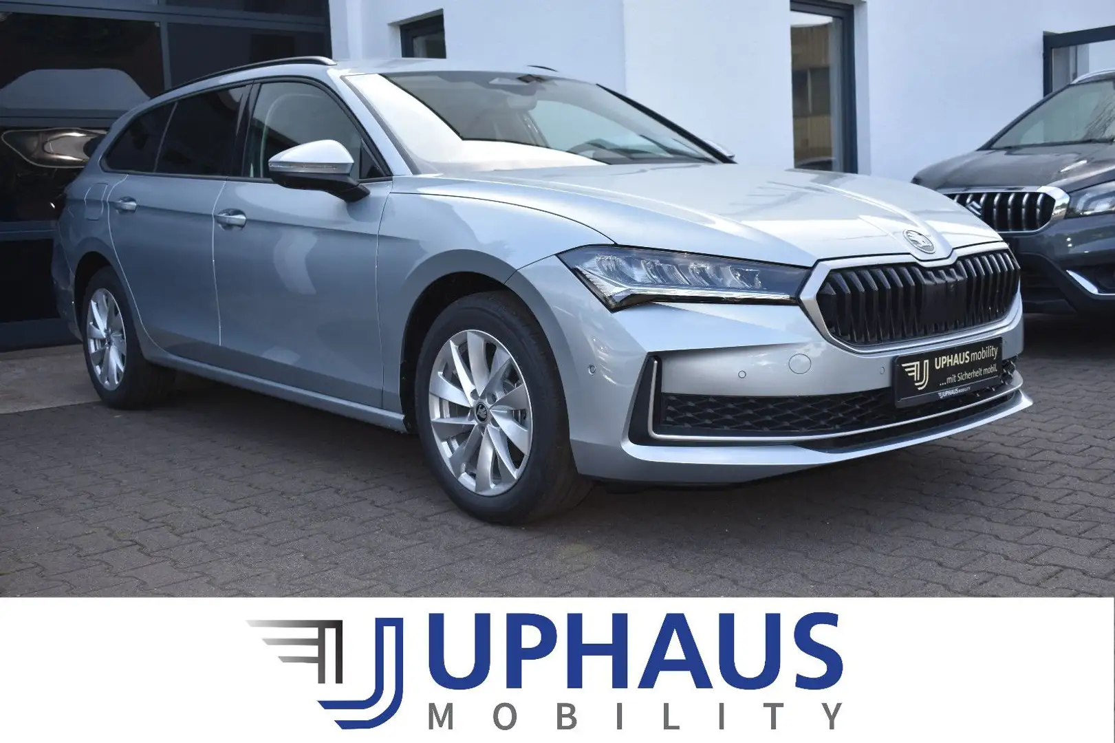 Skoda Superb Combi 2.0 TDI DSG Selection neues Mod. Silber - 1