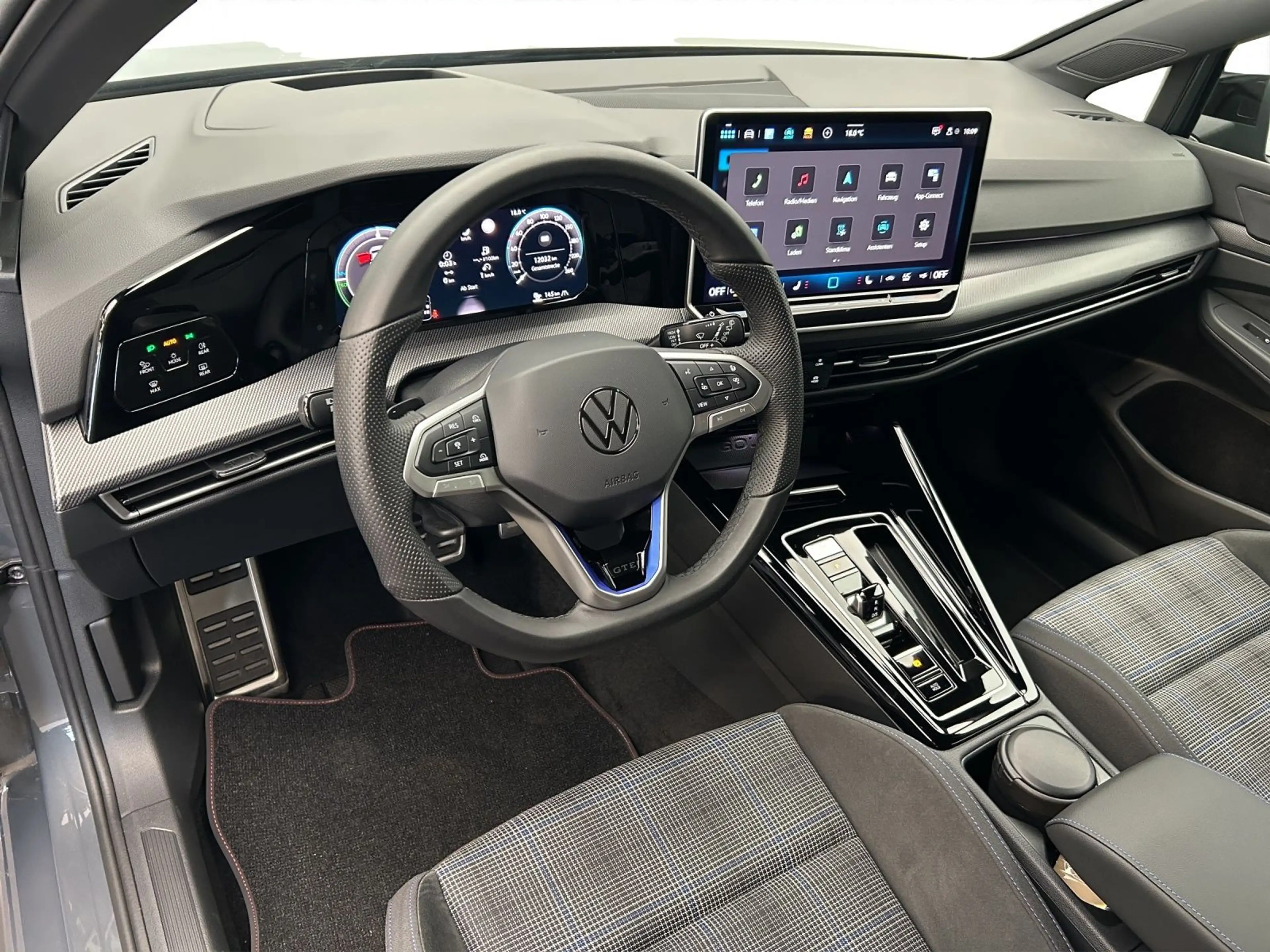 Volkswagen Golf GTE GTE 1.5 TSI eHybrid*NAVI*BLACKSTYLE*KAM*HUD — photo 5