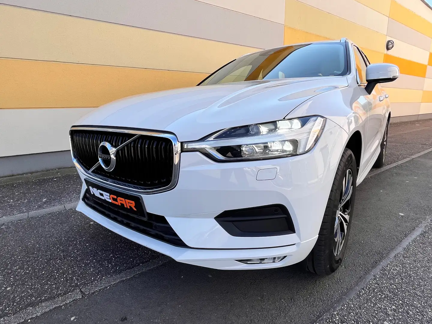 Volvo XC60 B4 AWD GEARTRONIC PRO*CAM*LED*NAVI*CARPL*ACC*SHZ* Blanco - 1