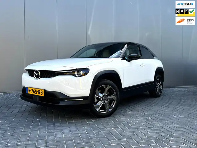 Mazda MX-30 E-SkyActiv 145 First Edition 36 kWh 3D CAMERA VIEW